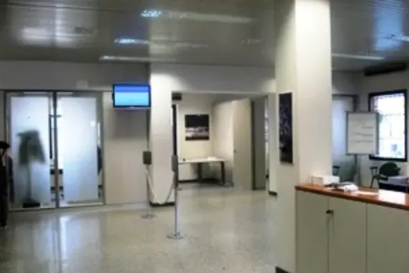 #19675 Locali adibiti ad istituto di credito