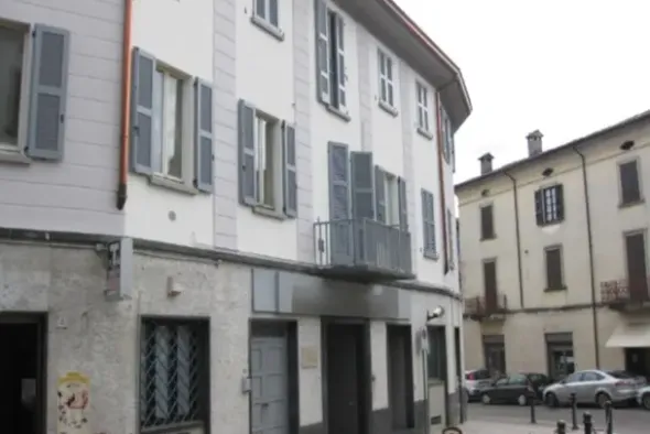 #19653 Locali adibiti ad istituto di credito