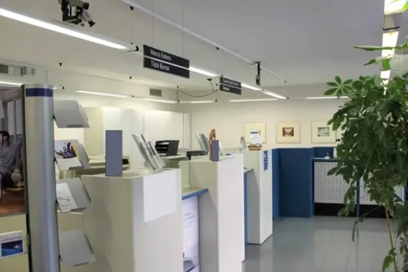 #19662 Locali adibiti ad istituto di credito