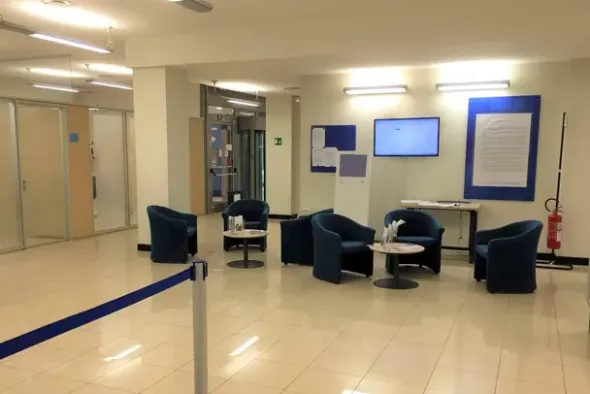 #19679 Locali adibiti ad istituto di credito
