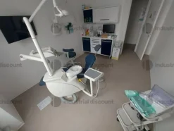 13#8917 Lotto blocco diArredo tecnico e materiale di consumo da ambulatorio odontoriatrico