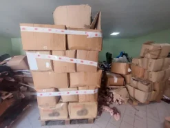 3#8463 Lotto blocco di rimanenze di magazzino e macchine per la lavorazione di calzature