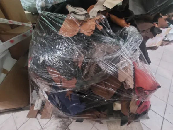 3#8463 Lotto blocco di rimanenze di magazzino e macchine per la lavorazione di calzature