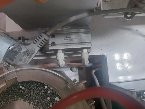 3#8463 Lotto blocco di rimanenze di magazzino e macchine per la lavorazione di calzature