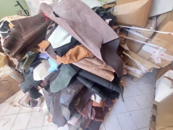 3#8463 Lotto blocco di rimanenze di magazzino e macchine per la lavorazione di calzature