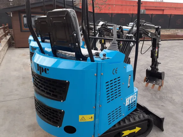 Lotto di 3 mini escavatori JPC HT15