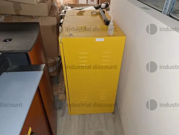 118#8883 Lotto macchinari per la confezione e lavorazione pelli