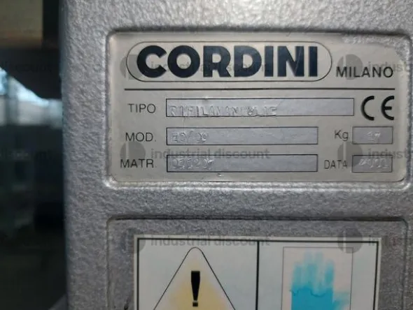 208#8883 Lotto macchinari per la confezione e lavorazione pelli