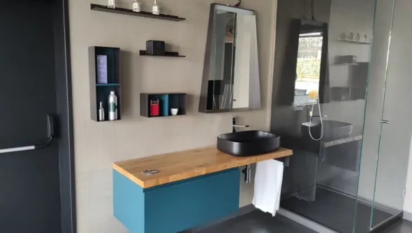 LOTTO 29 - N. 2 mobili bagno e piatto doccia