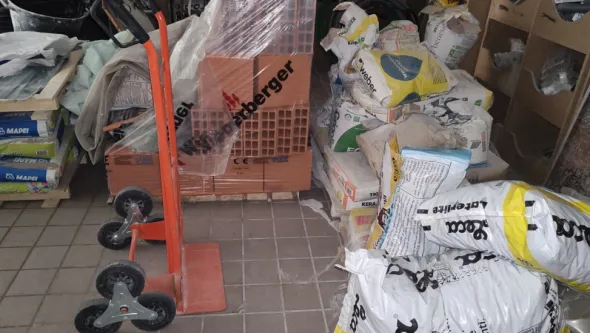 LOTTO 5 Transpallet, piattaforma elevatric