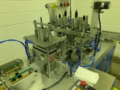Macchina automatica permascherine chirurgiche