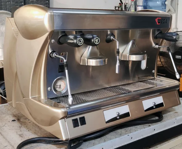 MACCHINA caffè WEGA VELA 2 gruppi SEMIAUTOMATICA