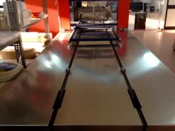 MACCHINA CONFEZIONATRICE E TERMOFORMATRICE MARCA APM