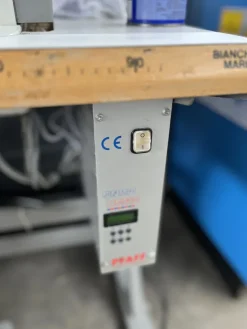 Macchina da cucire a colonna pfaff 591