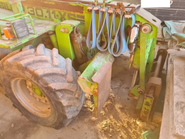 2#5800 Macchina operatrice semovente Merlo