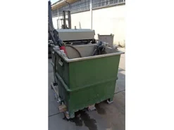 Macchina per burattatura di metalli