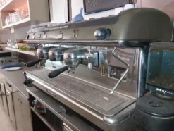 5#8270 Macchina per il caffè Cmbal con macinacaffè