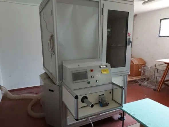 5#7447 Macchina per impiumaggio B&B Borsoi e banchi da lavoro