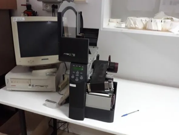 30#3675 Macchina RCC Inflaconatrice Reagenti e printatrice Linx