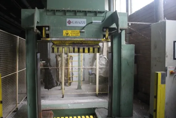 1#7482 Macchinari e attrezzature per carbonizzo e autocarro Iveco