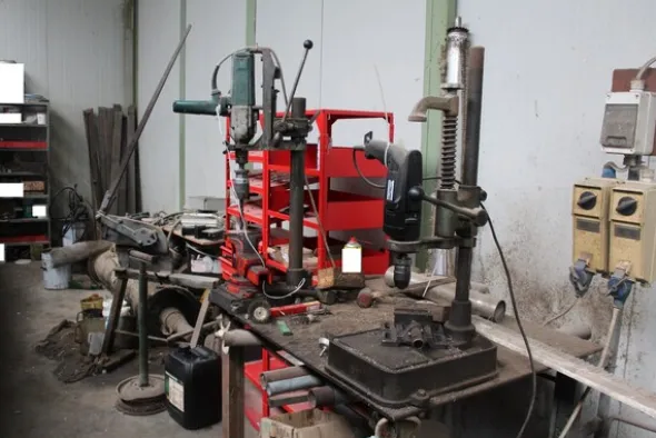 1#7482 Macchinari e attrezzature per carbonizzo e autocarro Iveco