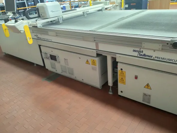 Macchinario industriale taglio automatico per prototipi