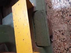 MACCHINARIO PER CUCIRE ANGOLI SCATOLE IN METALLO