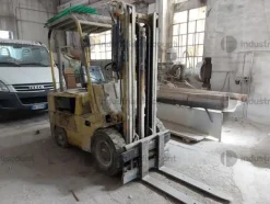 15#7722 Macchinari per la lavorazione del marmo autocarri Peugeot e arredi ufficio