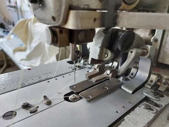 2#6201 Macchinari tessili e arredamento ufficio