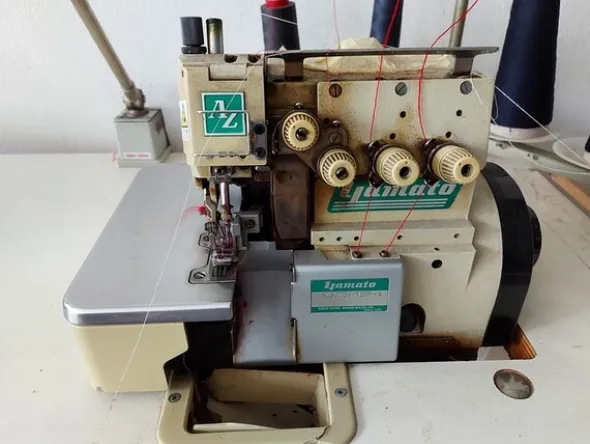 2#6201 Macchinari tessili e arredamento ufficio