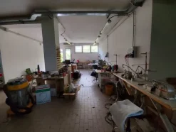 2#6201 Macchinari tessili e arredamento ufficio