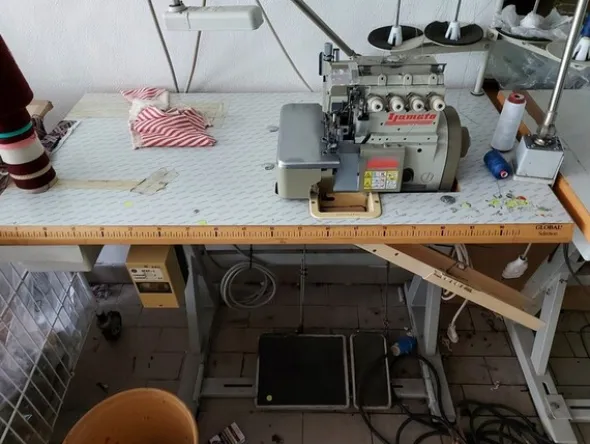 2#6201 Macchinari tessili e arredamento ufficio