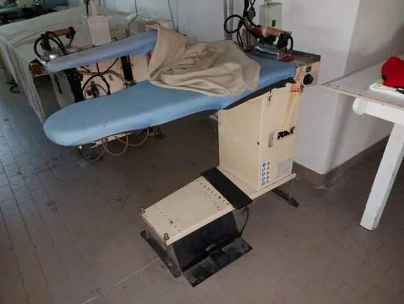 2#6201 Macchinari tessili e arredamento ufficio