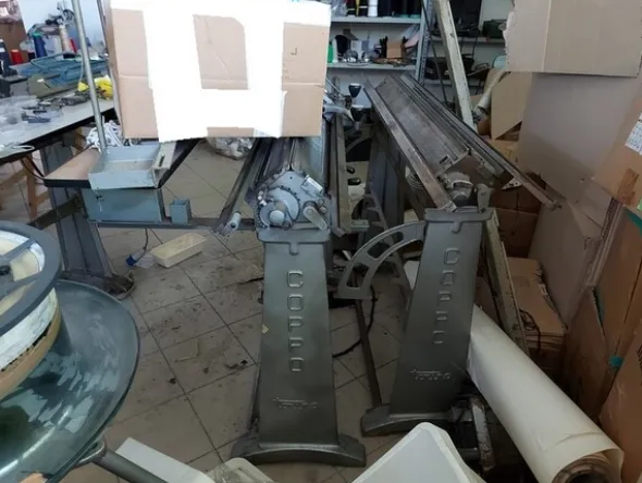 2#6201 Macchinari tessili e arredamento ufficio