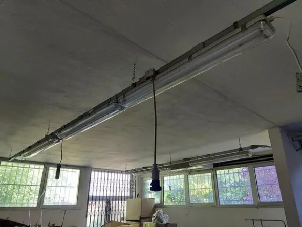 2#6201 Macchinari tessili e arredamento ufficio