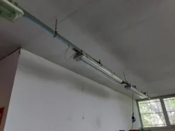 2#6201 Macchinari tessili e arredamento ufficio