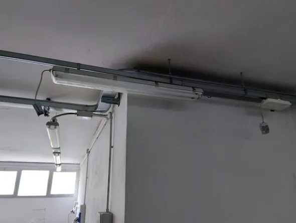 2#6201 Macchinari tessili e arredamento ufficio