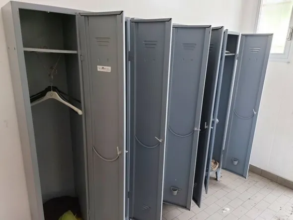 2#6201 Macchinari tessili e arredamento ufficio