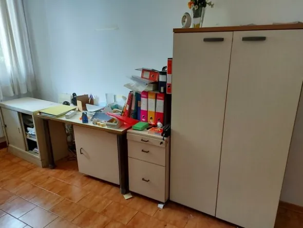 2#6201 Macchinari tessili e arredamento ufficio