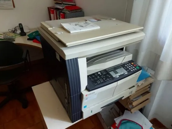 2#6201 Macchinari tessili e arredamento ufficio