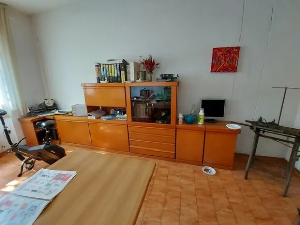 2#6201 Macchinari tessili e arredamento ufficio