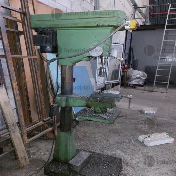 7#9344 Macchine agricole attrezzature e arredi da ufficio
