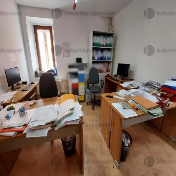 7#9344 Macchine agricole attrezzature e arredi da ufficio