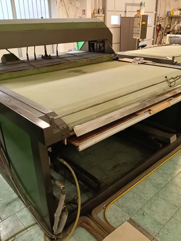 MACCHINE A NASTRO PER STIRO MAGLIERIA