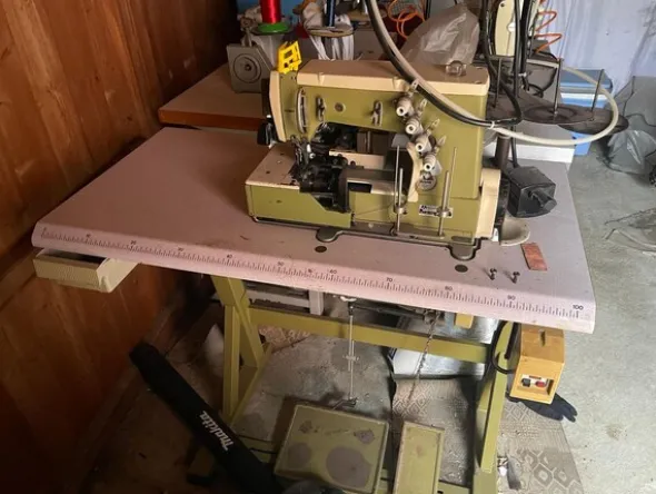1#8132 Macchine da cucire e attrezzatura palestra