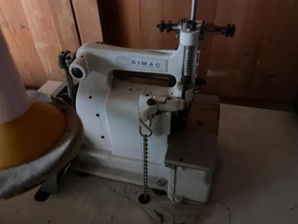 1#8132 Macchine da cucire e attrezzatura palestra