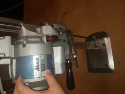 Macchine da cucire Juki industriali ed attrezzatura