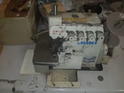 Macchine da cucire Juki industriali ed attrezzatura