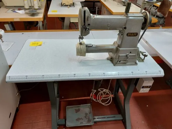 7#7447 Macchine da cucito Pfaff e attaccabottoni