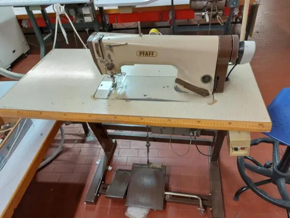 7#7447 Macchine da cucito Pfaff e attaccabottoni